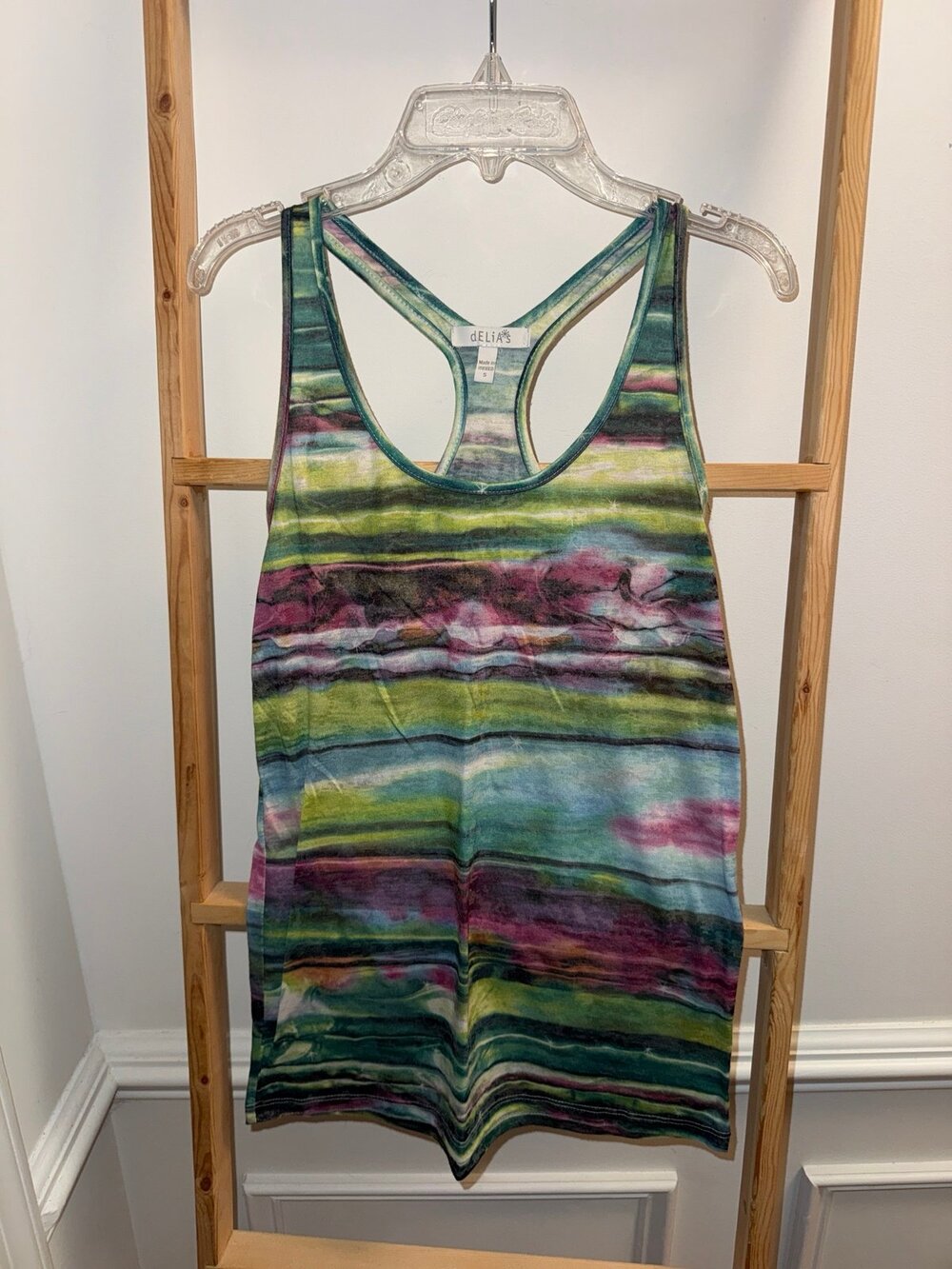 Delias Tank